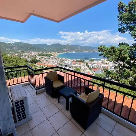 Apartment View & Garden *